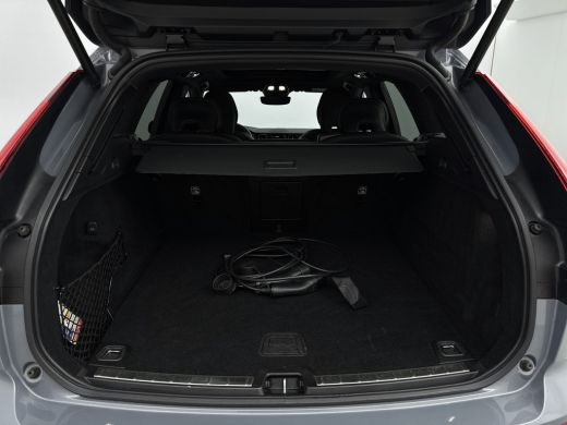 Volvo  XC60 2.0 T6 Plug-in hybrid AWD R-Design LONG RANGE | MEMORY | PANORAMADAK | GETINT GLAS | PDC CAMERA |... ActivLease financial lease