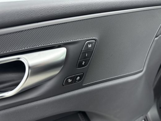 Volvo  XC60 Recharge T6 Plus Dark | PLATINUM GREY | Trekhaak | PDC + 360 Camera | Stoel + Stuurverw. | Panora... ActivLease financial lease