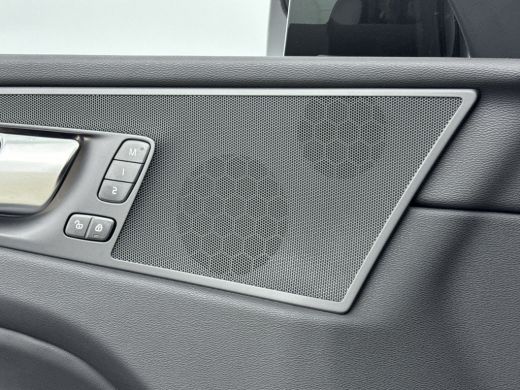 Volvo  XC60 Recharge T6 Plus Dark | PLATINUM GREY | Trekhaak | PDC + 360 Camera | Stoel + Stuurverw. | Panora... ActivLease financial lease