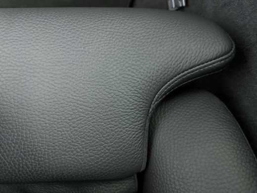 Volvo  XC60 Recharge T6 Plus Dark | PLATINUM GREY | Trekhaak | PDC + 360 Camera | Stoel + Stuurverw. | Panora... ActivLease financial lease