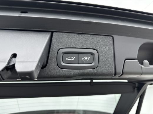 Volvo  XC60 Recharge T6 Plus Dark | PLATINUM GREY | Trekhaak | PDC + 360 Camera | Stoel + Stuurverw. | Panora... ActivLease financial lease