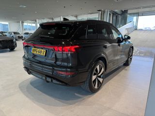 Audi Q6 e-tron S edition 83 kWh 252 pk Tech pro | Privacy glas