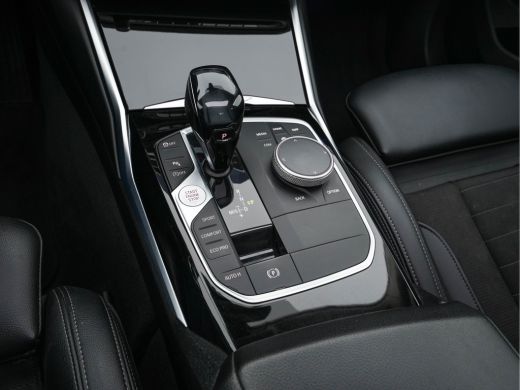 BMW 3 Serie 320i Executive Edition Sport-Line Aut. *PANO | LEATHER-MICROFIBRE | FULL-LED | DIGI-COCKPIT | SPO... ActivLease financial lease