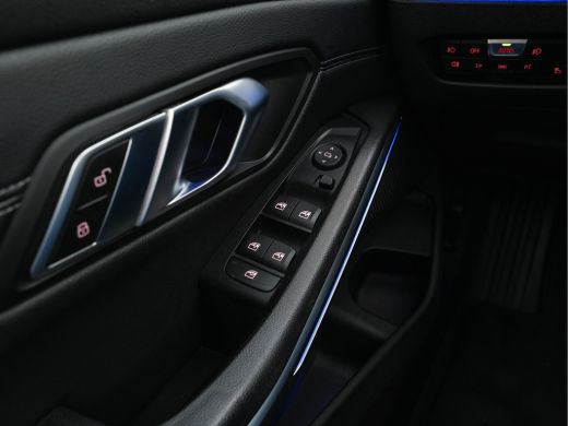 BMW 3 Serie 320i Executive Edition Sport-Line Aut. *PANO | LEATHER-MICROFIBRE | FULL-LED | DIGI-COCKPIT | SPO... ActivLease financial lease