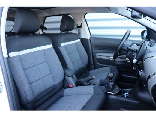 Citroën C4 Cactus Citroën 1.2 PURETECH 110PK SHINE PLUS / NAVI / CLIMA / LED / PDC / 17" LMV / CAMERA / KEYLESS / P... ActivLease financial lease