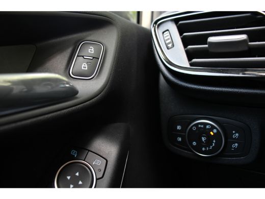 Ford Fiesta 1.0EB TITANIUM | NL-AUTO! | DEALER OH! | WINTERPACK | CRUISE CONTROL | LED | PARKEER SENSOREN 16"... ActivLease financial lease