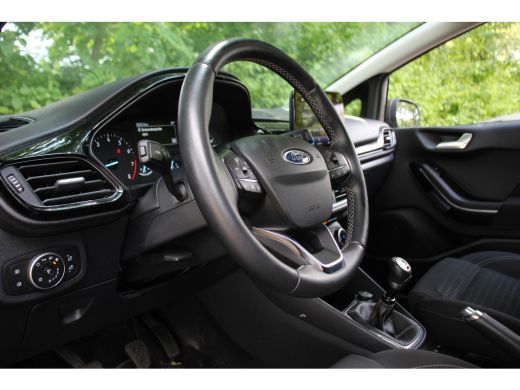 Ford Fiesta 1.0EB TITANIUM | NL-AUTO! | DEALER OH! | WINTERPACK | CRUISE CONTROL | LED | PARKEER SENSOREN 16"... ActivLease financial lease