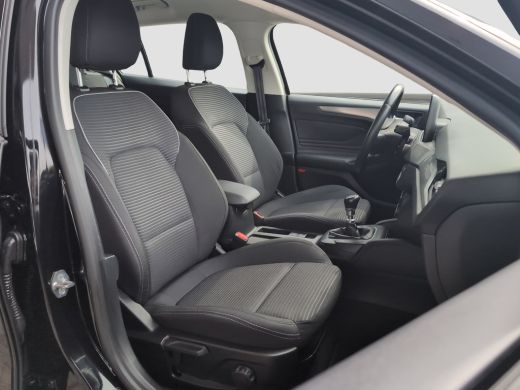 Ford Focus Wagon 1.0 EcoBoost Titanium | Trekhaak | Cruise Control | Climate Control ActivLease financial lease