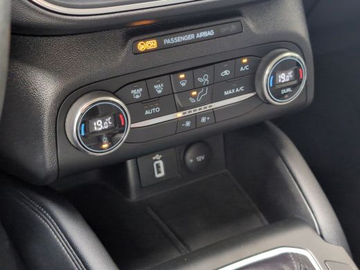 Ford Focus Wagon 1.0 EcoBoost Titanium | Trekhaak | Cruise Control | Climate Control ActivLease financial lease