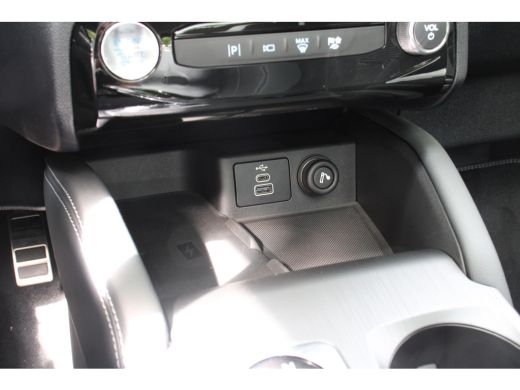 Ford Kuga 2.5 PHEV Active X UNIEK! | DEALER OH | BLIS | PANODAK | 360 CAMERA | ADAPTIVE CRUISE | HEAD UP DI... ActivLease financial lease