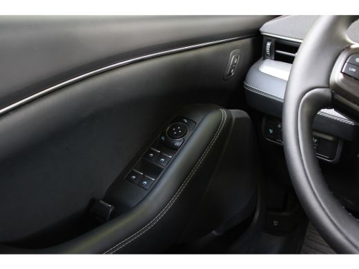 Ford Mustang Mach-E RWD 75 kWh NL AUTO | DEALER OH | ADAPTIVE CRUISE | LEDER | CAMERA | APPLE CARPLAY & ANDROI... ActivLease financial lease