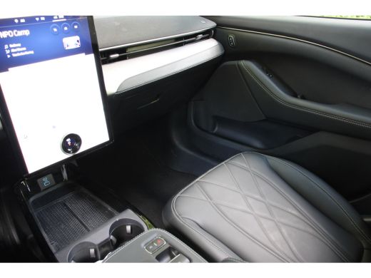 Ford Mustang Mach-E RWD 75 kWh NL AUTO | DEALER OH | ADAPTIVE CRUISE | LEDER | CAMERA | APPLE CARPLAY & ANDROI... ActivLease financial lease