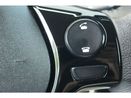 Peugeot 108 1.0 e-VTi Allure Climate C. | Camera | Chroom Pack | CarPlay | Bluetooth | Privacy Glass | Climat... ActivLease financial lease