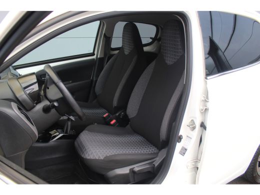 Peugeot 108 1.0 e-VTi Allure Climate C. | Camera | Chroom Pack | CarPlay | Bluetooth | Privacy Glass | Climat... ActivLease financial lease