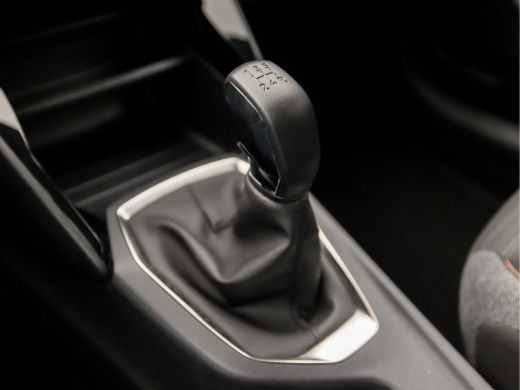 Peugeot 208 1.2 PureTech Sport (APPLE CARPLAY, GROOT NAVI, LED KOPLAMPEN, SPORTSTOELEN, CRUISE, LANE ASSIST, ... ActivLease financial lease