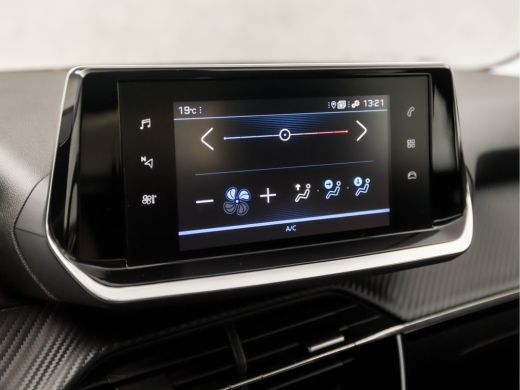 Peugeot 208 1.2 PureTech Sport (APPLE CARPLAY, GROOT NAVI, LED KOPLAMPEN, SPORTSTOELEN, CRUISE, LANE ASSIST, ... ActivLease financial lease