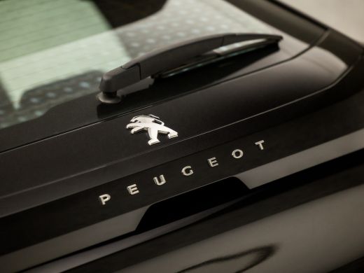 Peugeot 208 1.2 PureTech Sport (APPLE CARPLAY, GROOT NAVI, LED KOPLAMPEN, SPORTSTOELEN, CRUISE, LANE ASSIST, ... ActivLease financial lease