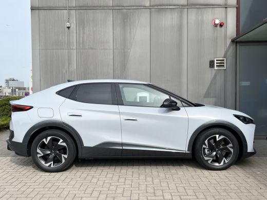 Seat Tavascan Business Elektromotor 210 kW / 286 pk SUV Elektrische aandrijving ActivLease financial lease