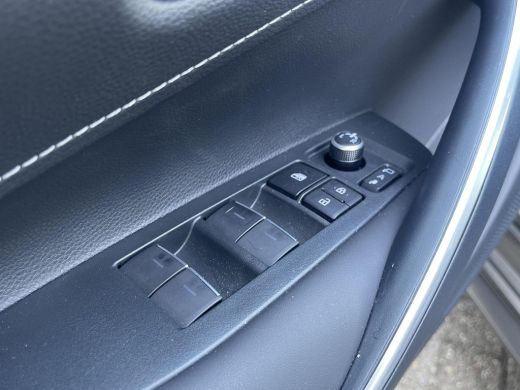 Suzuki Swace 1.8 Hybrid Style Stoel- stuurverwarming | Navigatiesysteem | Parkeersensoren voor- en achter | Ad... ActivLease financial lease