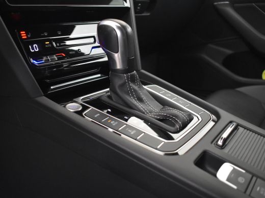 Volkswagen Arteon 1.4 TSI eHybrid 218 pk | Nappa Leer | Head-Up Display | Panorama Dak | 360 Camera | Elek. Stoelen... ActivLease financial lease