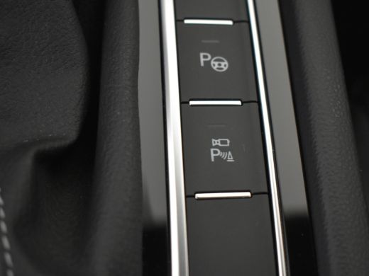 Volkswagen Arteon 1.4 TSI eHybrid 218 pk | Nappa Leer | Head-Up Display | Panorama Dak | 360 Camera | Elek. Stoelen... ActivLease financial lease