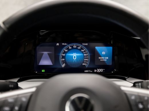 Volkswagen Golf 1.0 TSI Sport (APPLE CARPLAY, CLIMATE, LED KOPLAMPEN, SPORTSTOELEN, LM VELGEN, LANE ASSIST, NIEUW... ActivLease financial lease