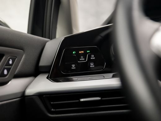 Volkswagen Golf 1.0 TSI Sport (APPLE CARPLAY, CLIMATE, LED KOPLAMPEN, SPORTSTOELEN, LM VELGEN, LANE ASSIST, NIEUW... ActivLease financial lease