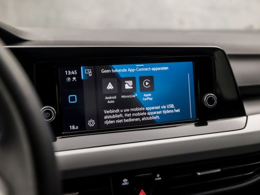 Volkswagen Golf 1.0 TSI Sport (APPLE CARPLAY, CLIMATE, LED KOPLAMPEN, SPORTSTOELEN, LM VELGEN, LANE ASSIST, NIEUW... ActivLease financial lease
