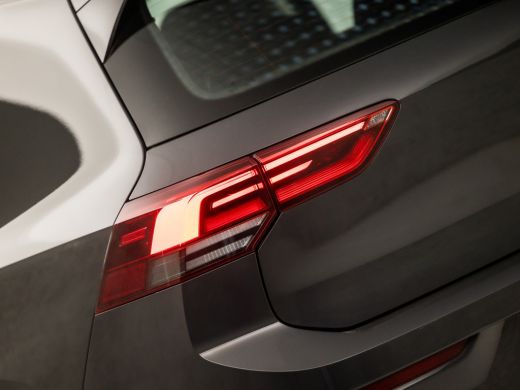 Volkswagen Golf 1.0 TSI Sport (APPLE CARPLAY, CLIMATE, LED KOPLAMPEN, SPORTSTOELEN, LM VELGEN, LANE ASSIST, NIEUW... ActivLease financial lease