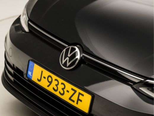 Volkswagen Golf 1.0 TSI Sport (APPLE CARPLAY, CLIMATE, LED KOPLAMPEN, SPORTSTOELEN, LM VELGEN, LANE ASSIST, NIEUW... ActivLease financial lease