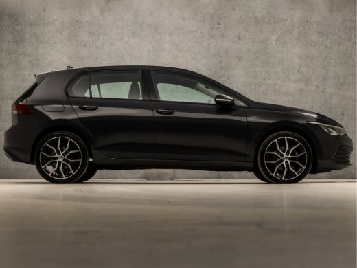 Volkswagen Golf 1.0 TSI Sport (APPLE CARPLAY, CLIMATE, LED KOPLAMPEN, SPORTSTOELEN, LM VELGEN, LANE ASSIST, NIEUW... ActivLease financial lease