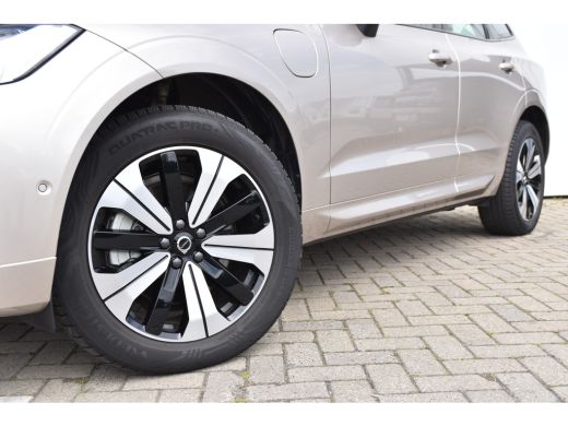 Volvo  XC60 2.0 T6 Plug-in hybrid AWD Plus Dark | Pano | Trekhaak | 360CAM | ActivLease financial lease