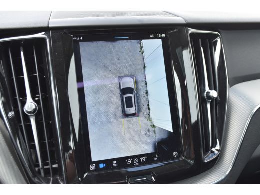 Volvo  XC60 2.0 T6 Plug-in hybrid AWD Plus Dark | Pano | Trekhaak | 360CAM | ActivLease financial lease