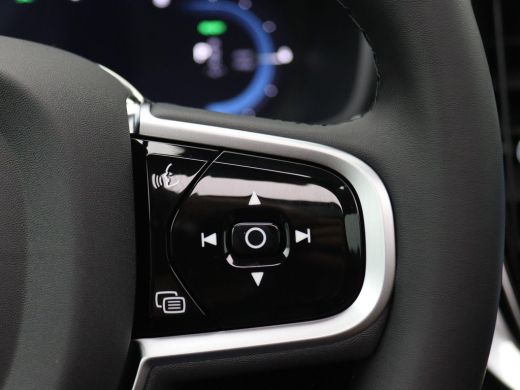 Volvo  XC90 2.0 T8 Plug-in hybrid AWD Ultra Dark 455PK Aut. Pano-Schuifdak, Harman-Kardon Audio, Head-Up Disp... ActivLease financial lease