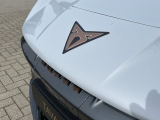 Seat Tavascan Business Elektromotor 210 kW / 286 pk SUV Elektrische aandrijving