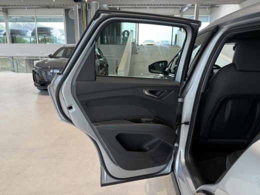 Audi Q4 e-tron 45 quattro Advanced edition 82 kWh | Trekhaak | Assistentiepakket | 286 pk Dit betreft een demo a... ActivLease financial lease