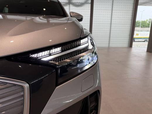 Audi Q4 e-tron 45 quattro Advanced edition 82 kWh | Trekhaak | Assistentiepakket | 286 pk Dit betreft een demo a... ActivLease financial lease