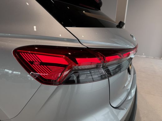 Audi Q4 e-tron 45 quattro Advanced edition 82 kWh | Trekhaak | Assistentiepakket | 286 pk Dit betreft een demo a... ActivLease financial lease