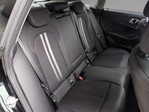 BMW 2 Serie Gran Coupé 216d Executive Edition | 17 inch | Navigatie | Sportstoelen | Cruise Control ActivLease financial lease