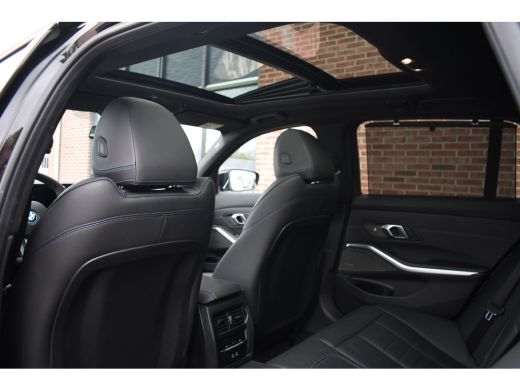 BMW 3 Serie Touring 330e xDrive M-Sport Pano ACC H/K 360 HUD El-zetel 19inch ActivLease financial lease