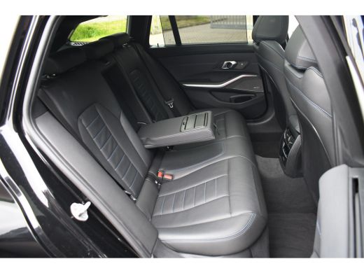 BMW 3 Serie Touring 330e xDrive M-Sport Pano ACC H/K 360 HUD El-zetel 19inch ActivLease financial lease