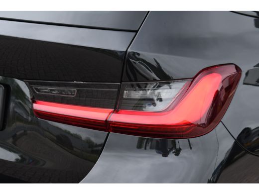 BMW 3 Serie Touring 330e xDrive M-Sport Pano ACC H/K 360 HUD El-zetel 19inch ActivLease financial lease