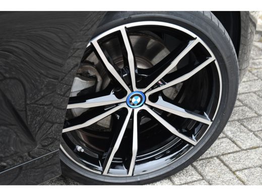 BMW 3 Serie Touring 330e xDrive M-Sport Pano ACC H/K 360 HUD El-zetel 19inch ActivLease financial lease