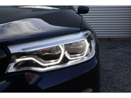 BMW 5 Serie 520i M-Sport High Executive Harman Kardon / Leder Dashboard / Camera / 19inch ActivLease financial lease