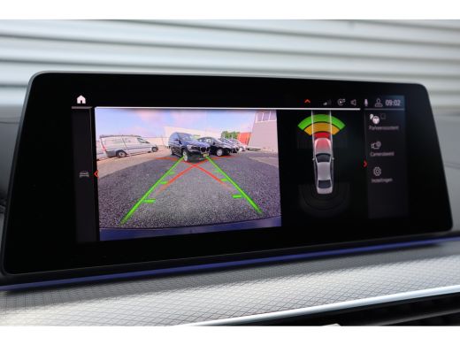 BMW 5 Serie 520i M-Sport High Executive Harman Kardon / Leder Dashboard / Camera / 19inch ActivLease financial lease