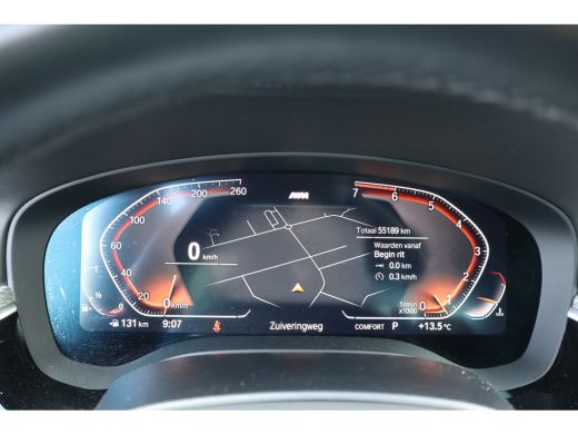 BMW 5 Serie 520i M-Sport High Executive Harman Kardon / Leder Dashboard / Camera / 19inch ActivLease financial lease