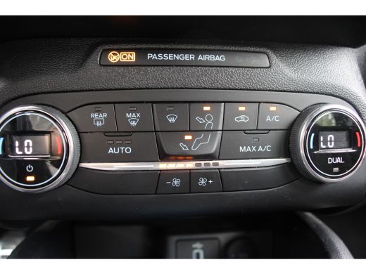 Ford Focus 1.0 EB Hybrid ST-Line NL-AUTO! | DEALER OH! | CAMERA | PARKEER SENS V+A | LED | CRUISE CONTROL | ... ActivLease financial lease