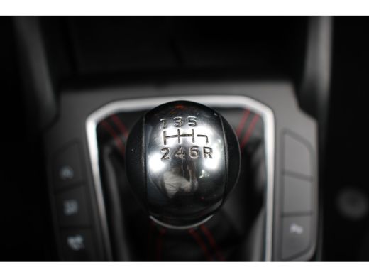 Ford Focus 1.0 EB Hybrid ST-Line NL-AUTO! | DEALER OH! | CAMERA | PARKEER SENS V+A | LED | CRUISE CONTROL | ... ActivLease financial lease