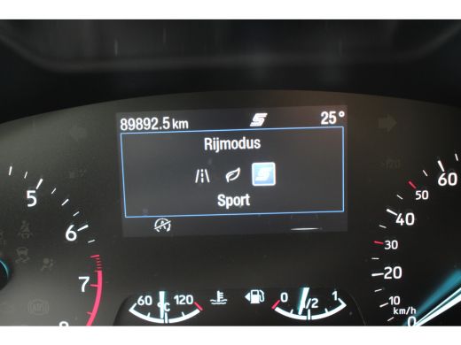 Ford Focus 1.0 EB Hybrid ST-Line NL-AUTO! | DEALER OH! | CAMERA | PARKEER SENS V+A | LED | CRUISE CONTROL | ... ActivLease financial lease