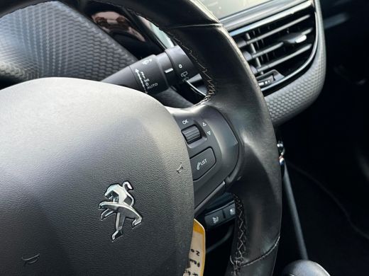Peugeot 2008 1.2 PureTech Allure NL AUTO | PANO | AUTOMAAT | ActivLease financial lease